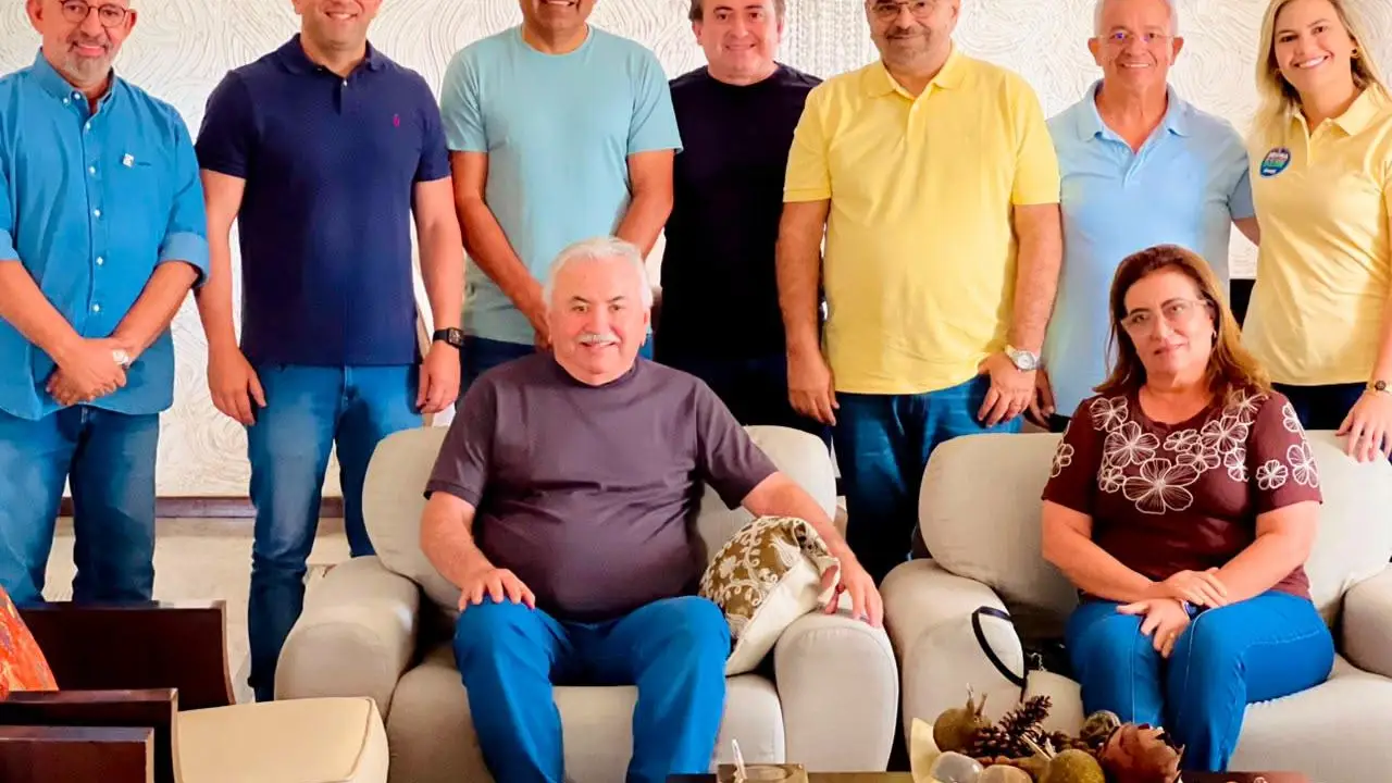 Álvaro Dias recebe apoio de gupo liderado por Dr. Pio X