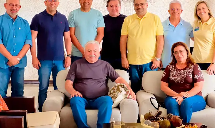 Álvaro Dias recebe apoio de gupo liderado por Dr. Pio X