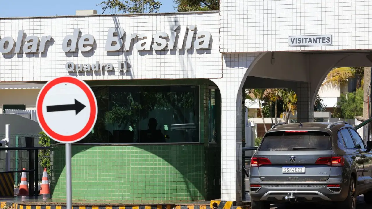 Bolsonaro recorre para anular proibição de visita na prisão domiciliar