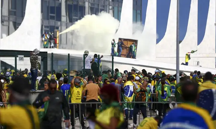 Câmara aprova projeto que reduz penas dos condenados pelo 8 de janeiro