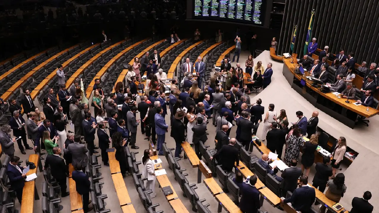 Congresso derruba veto de Lula e mantém PL da Dosimetria