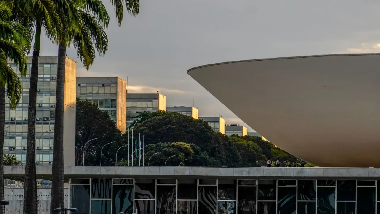 Congresso se aproxima do recesso sem votar PEC 6x1 e PL da Misoginia
