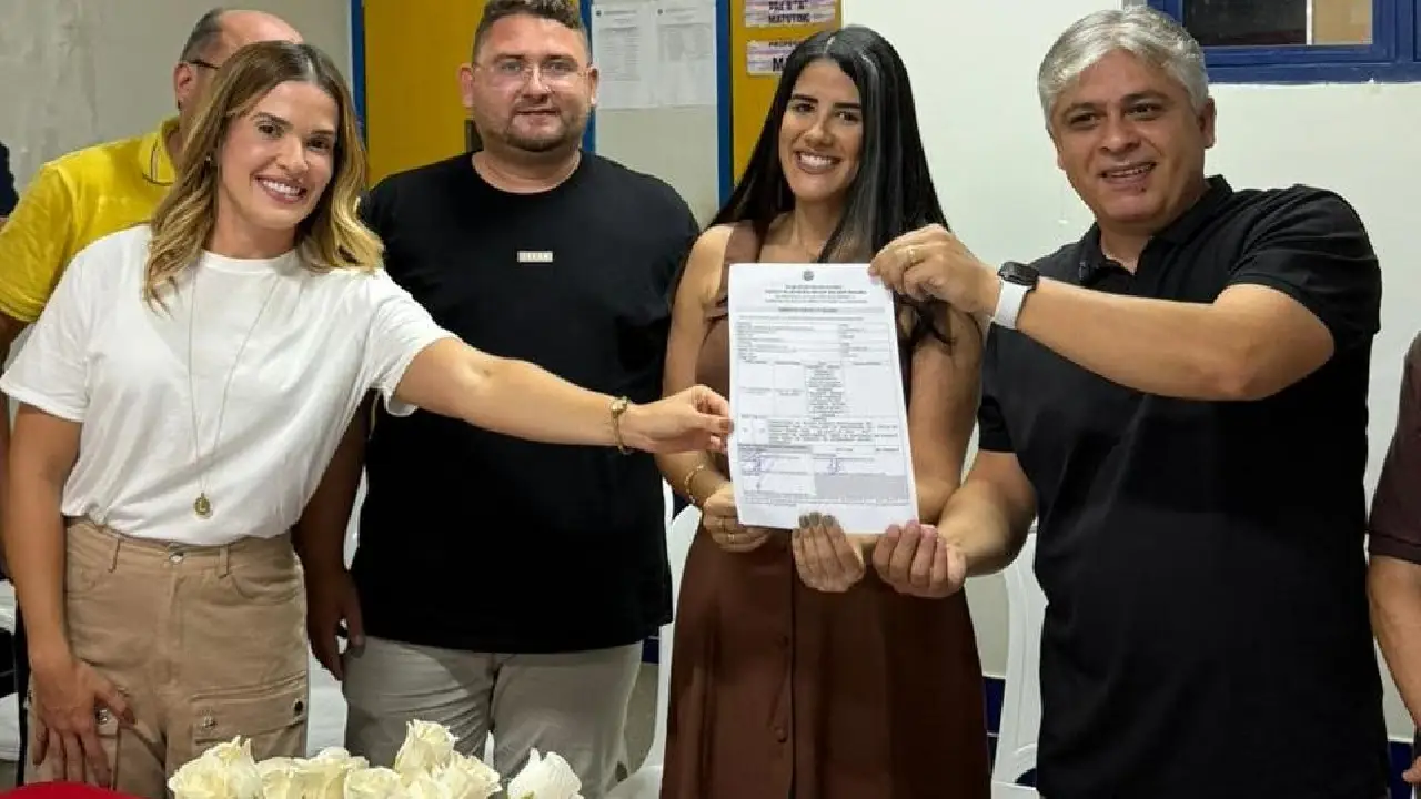 Dr. Artur Vale assina ordem de serviço de mais de meio milhão de reais para ampliação do CMEI