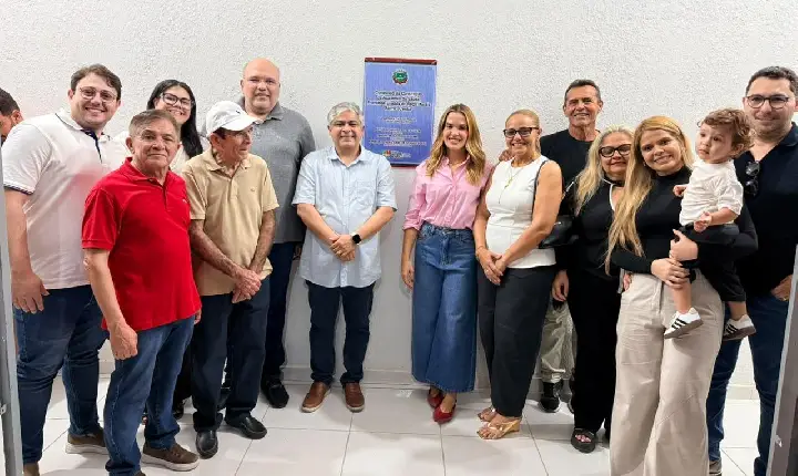 Em ato histórico, Dr. Artur Vale entrega obra e já assina ordem de serviço para execução de outras
