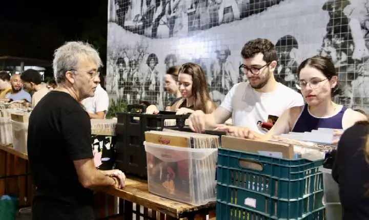 Feira de Vinil e Afins apresenta espetáculo inspirado no álbum Transa, de Caetano Veloso, em Mossoró