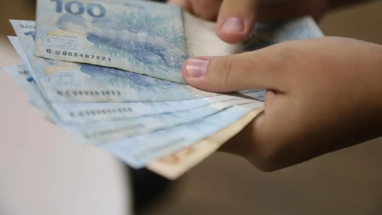 Governo do RN inicia nesta sexta-feira (14) pagamento de 40% do 13º para servidores de órgãos com recursos próprios