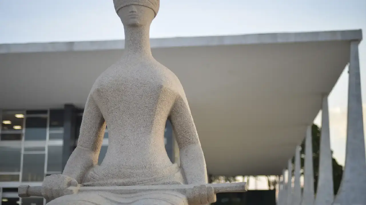 Juízes pedem adiamento de decisão que limitou penduricalhos