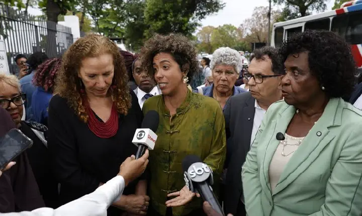 Motta volta atrás e mantém escolta de segurança para deputada do PSOL