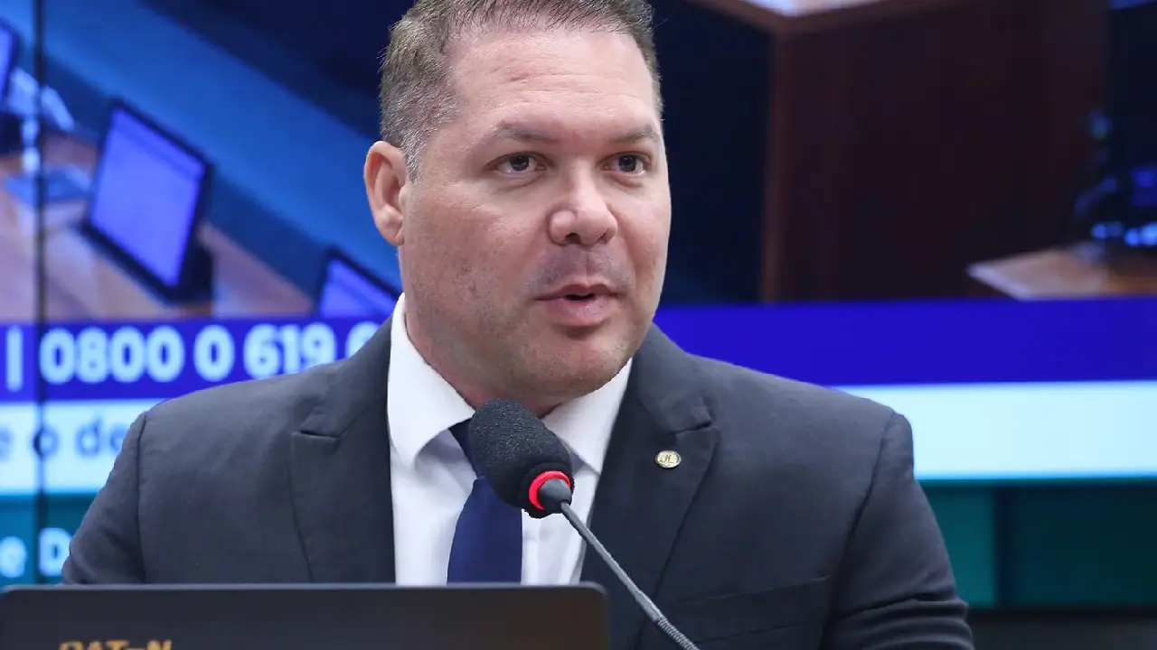 TSE torna inelegível e anula votos recebidos por ex-deputado do Ceará