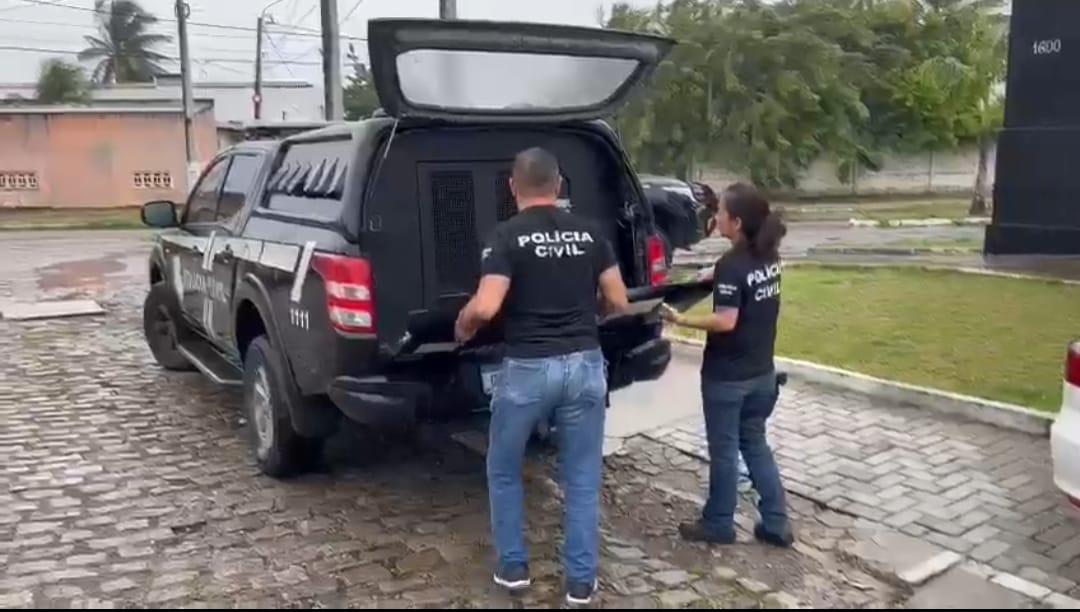 Professor é preso por importunação sexual