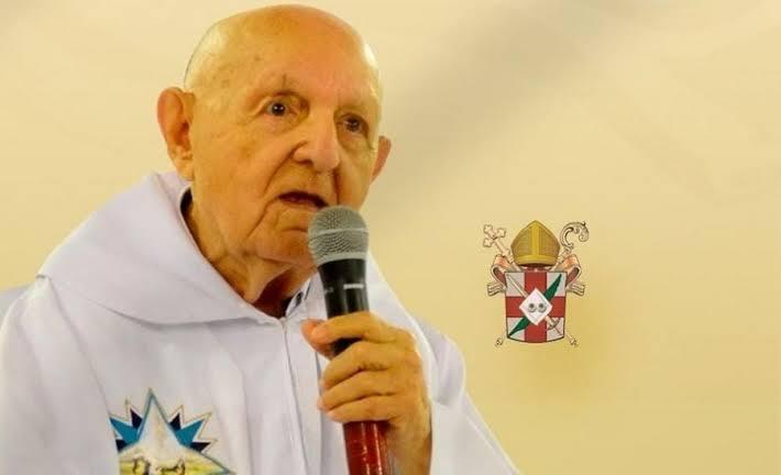 Morre Padre Sátiro aos 93 anos; veja trajetória