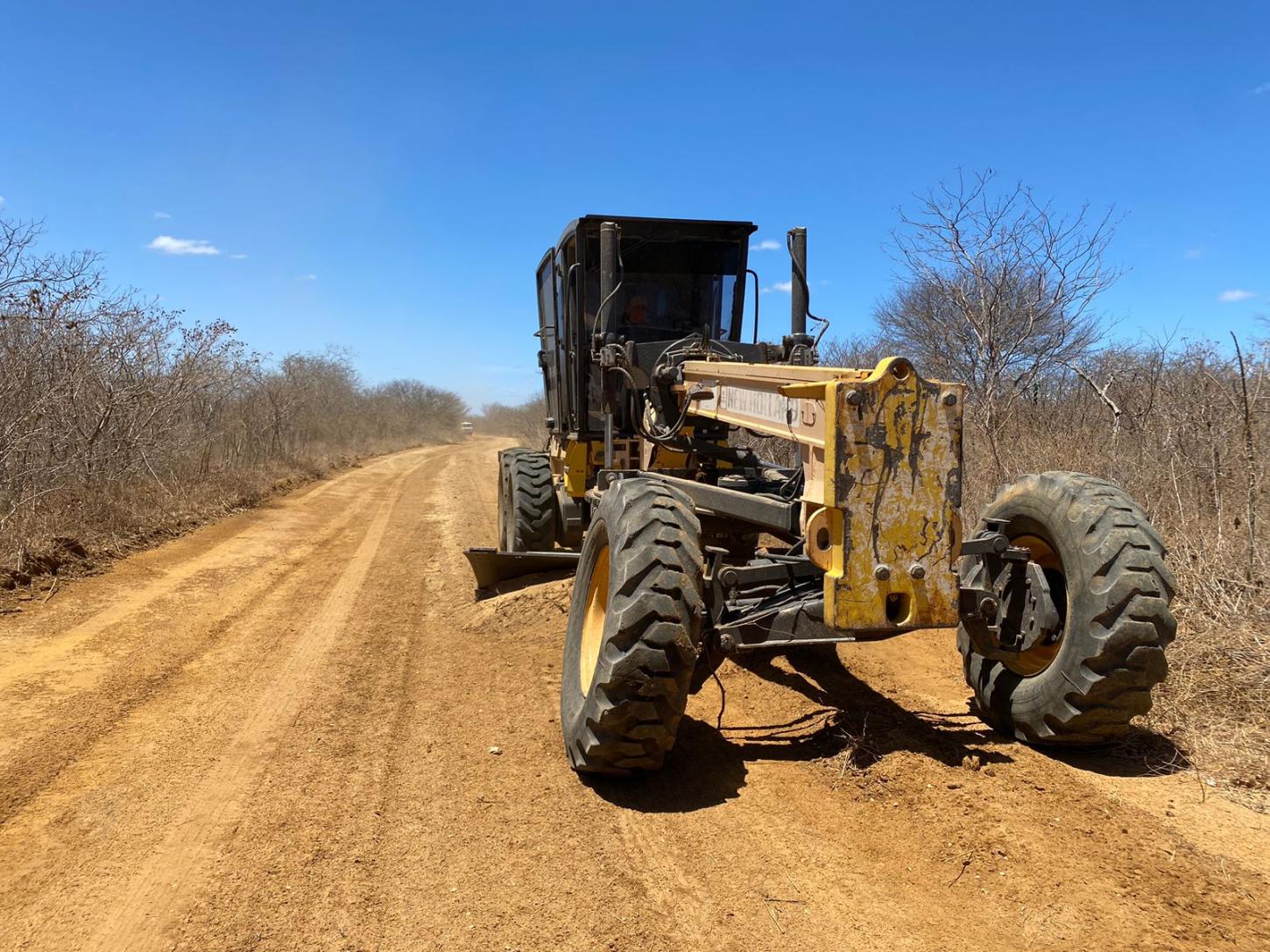 Prefeitura de Upanema avança com recuperação de estradas vicinais