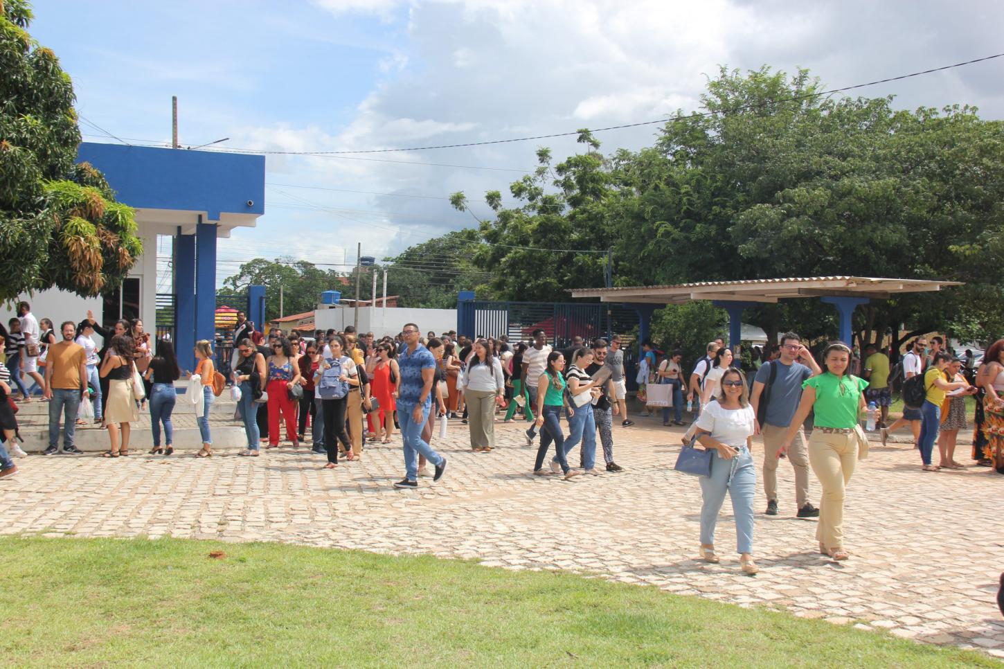 Concurso da UERN: candidata tenta usar celular e acaba na delegacia