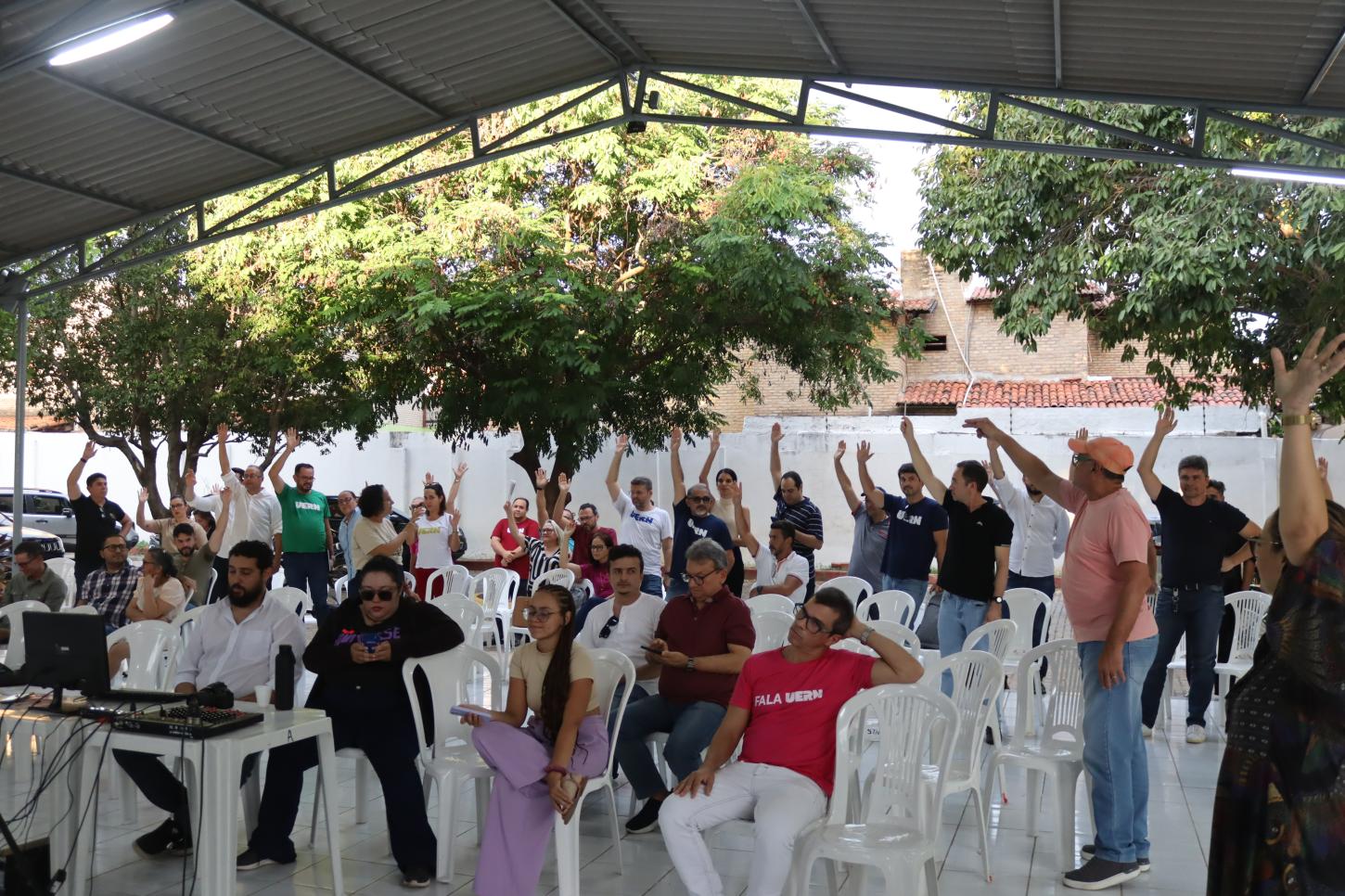 Mais de 30 professores da Uern defendem anulação de concurso