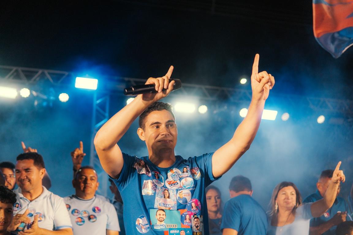 Multidão participa de arrastão na abertura da Maratona do R11 em Upanema