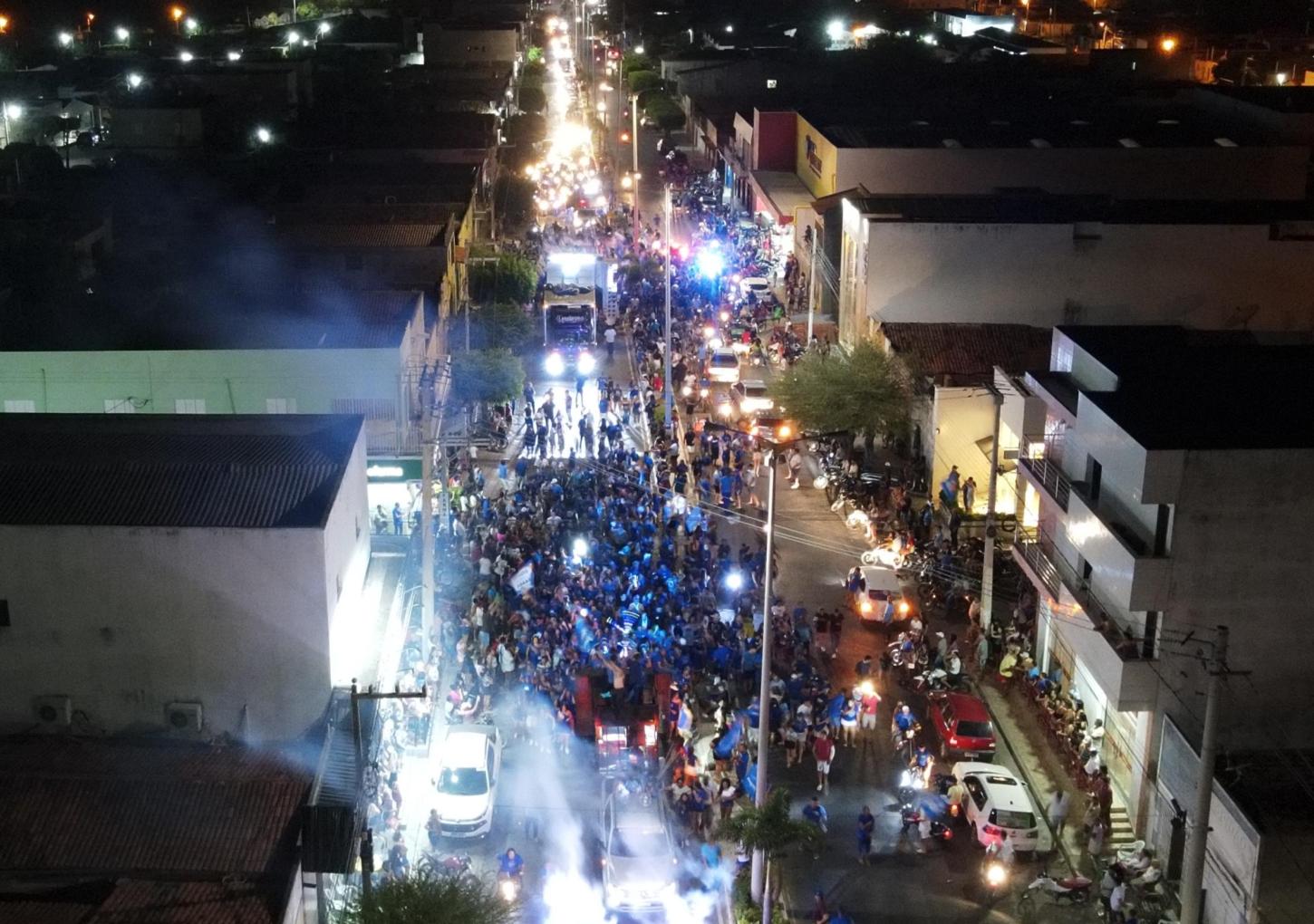 Passeata da Renovação de Bruno de Carrapicho toma as ruas de  Patu