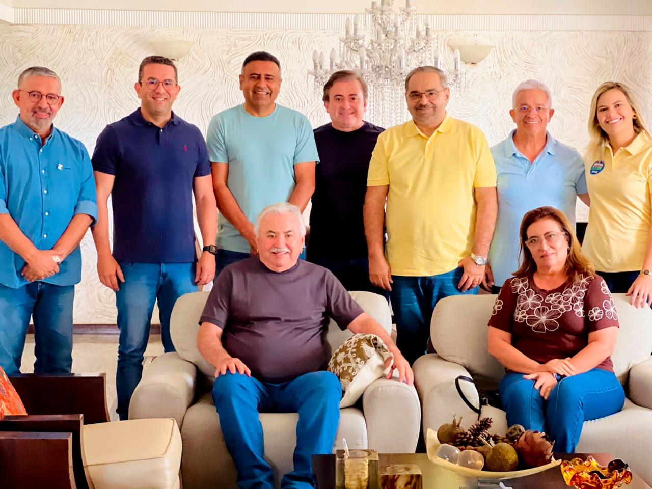 Álvaro Dias recebe apoio de gupo liderado por Dr. Pio X