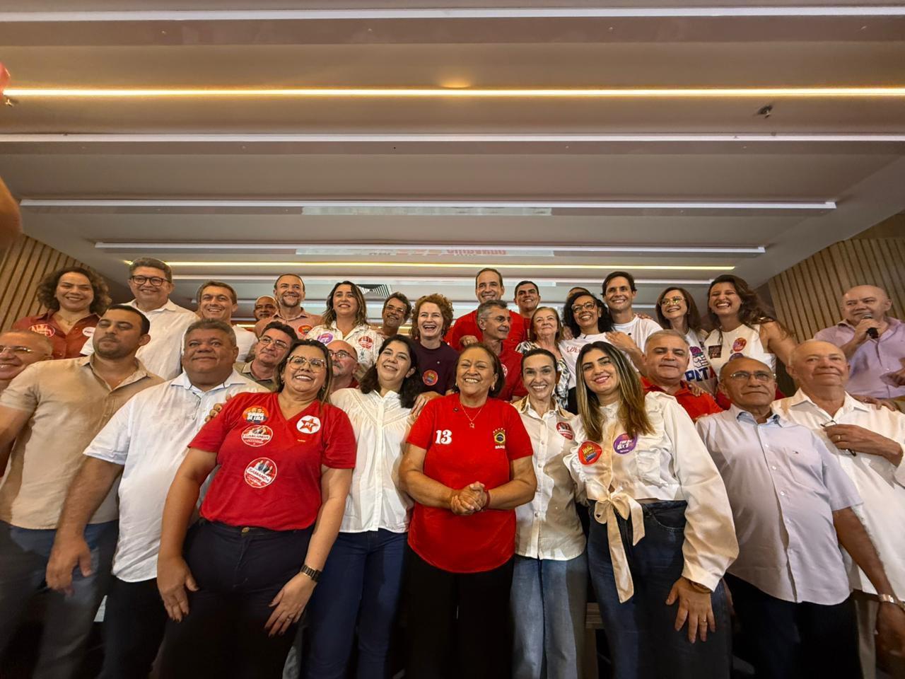 Cadu recebe mais de 20 prefeitos em lançamento de sua plataforma colaborativa de governo