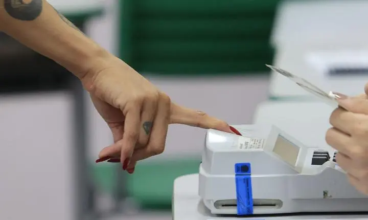 Lula cresce em número de votos em todos os estados; Flávio recuou em 6